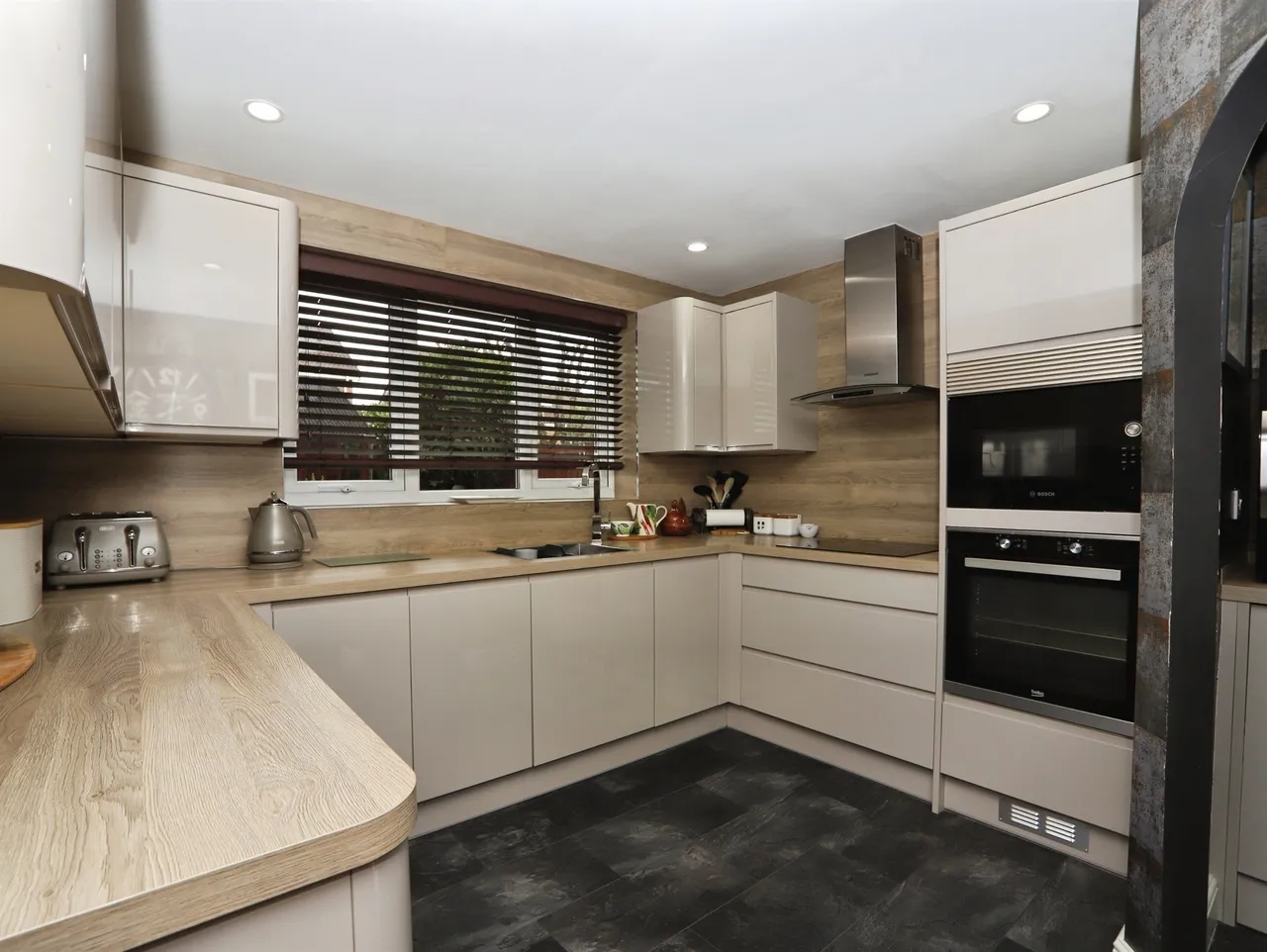 Clos Cwm Garw Caerphilly, CF83, photo 5
