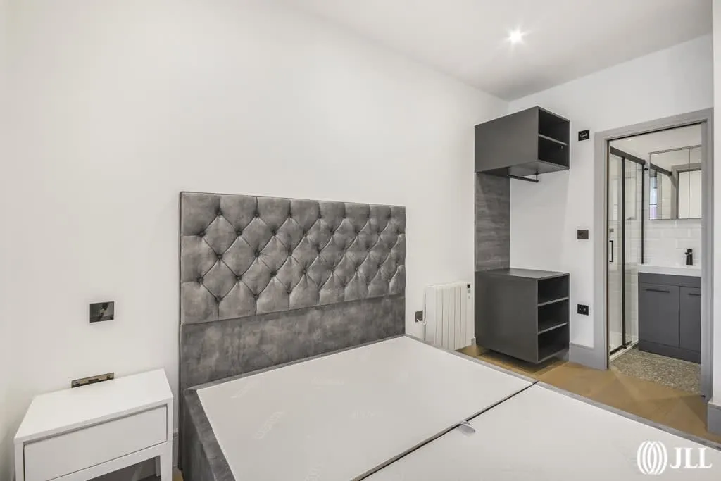 Clapham Road, London, SW9, photo 6