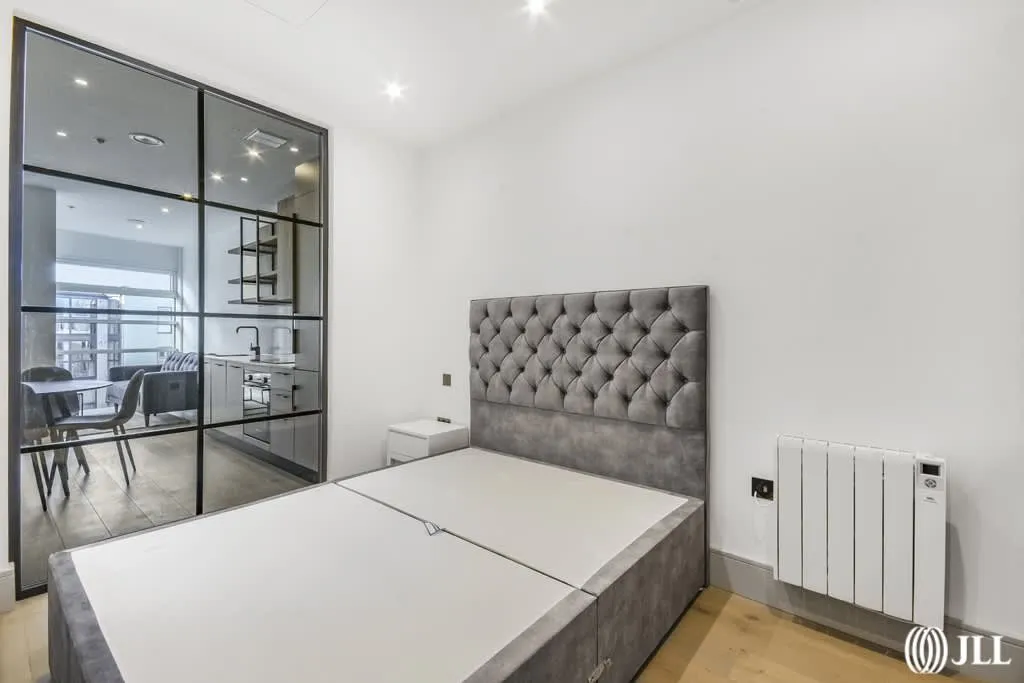 Clapham Road, London, SW9, photo 5