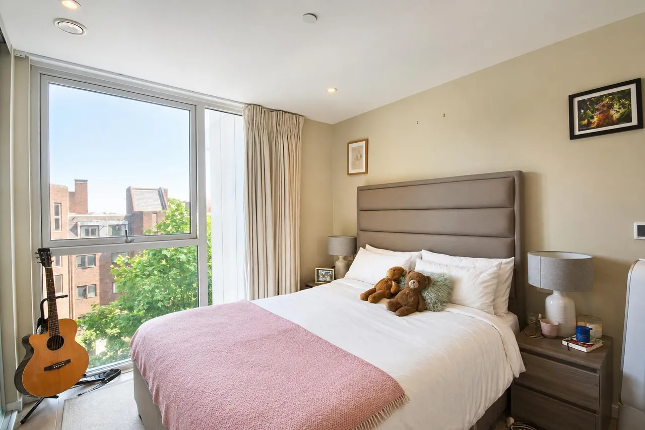 Upper Richmond Road, London, SW15, photo 5