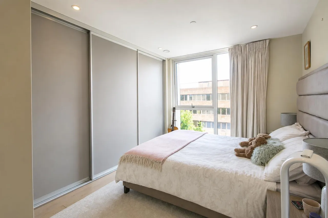 Upper Richmond Road, London, SW15, photo 10
