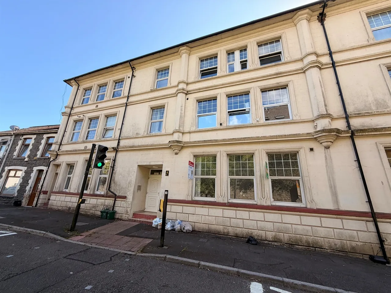 1 bed flat for sale, Mill Street, Pontypridd, CF37