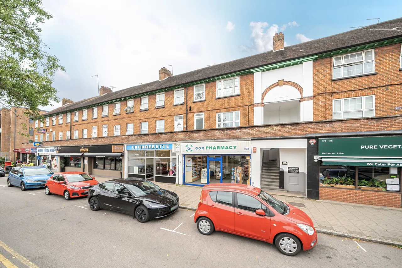 1 bed flat for sale, Marsh Road, Pinner, HA5
