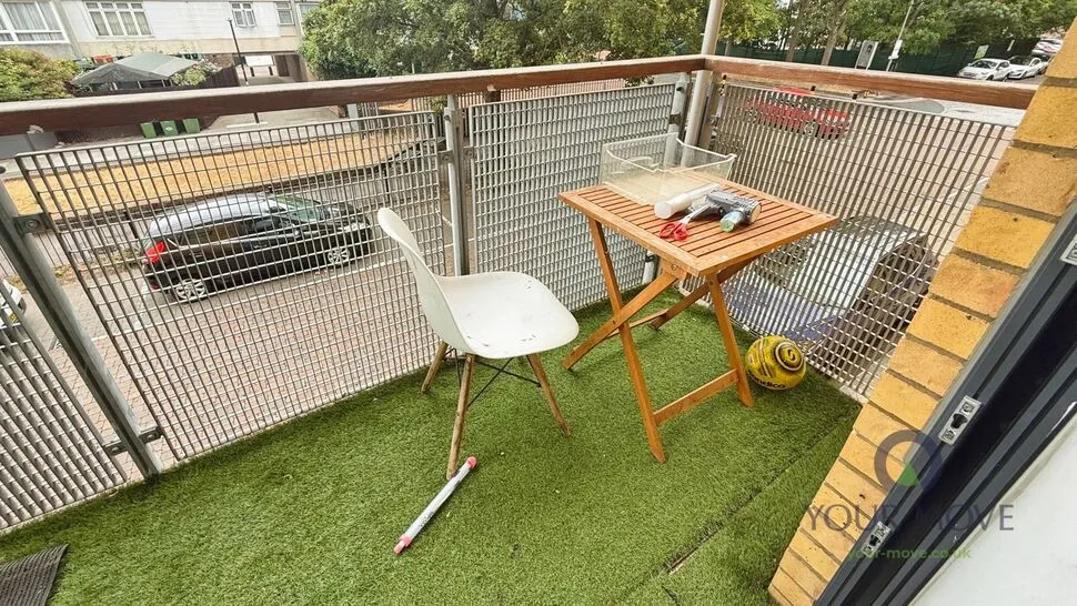 Dutton House Southmere Drive, London, SE2, photo 8