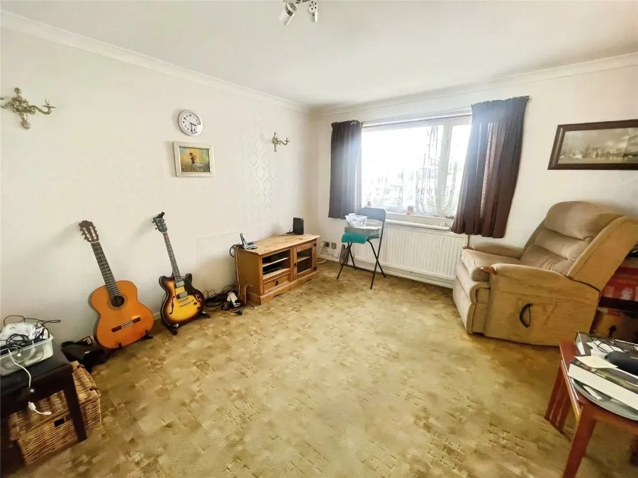 with 4 bedrooms in Harlow, CM18, photo 2