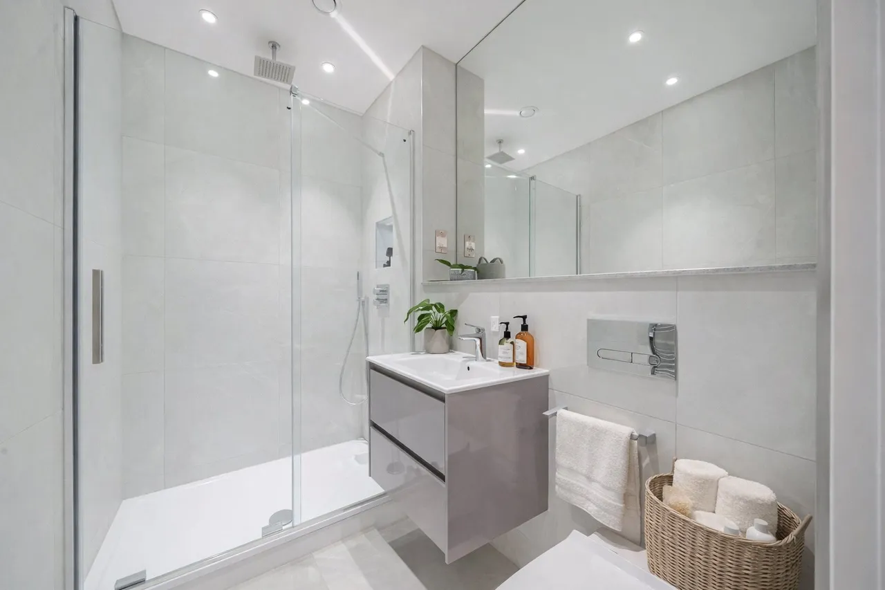 Green Lane, HA6, photo 8