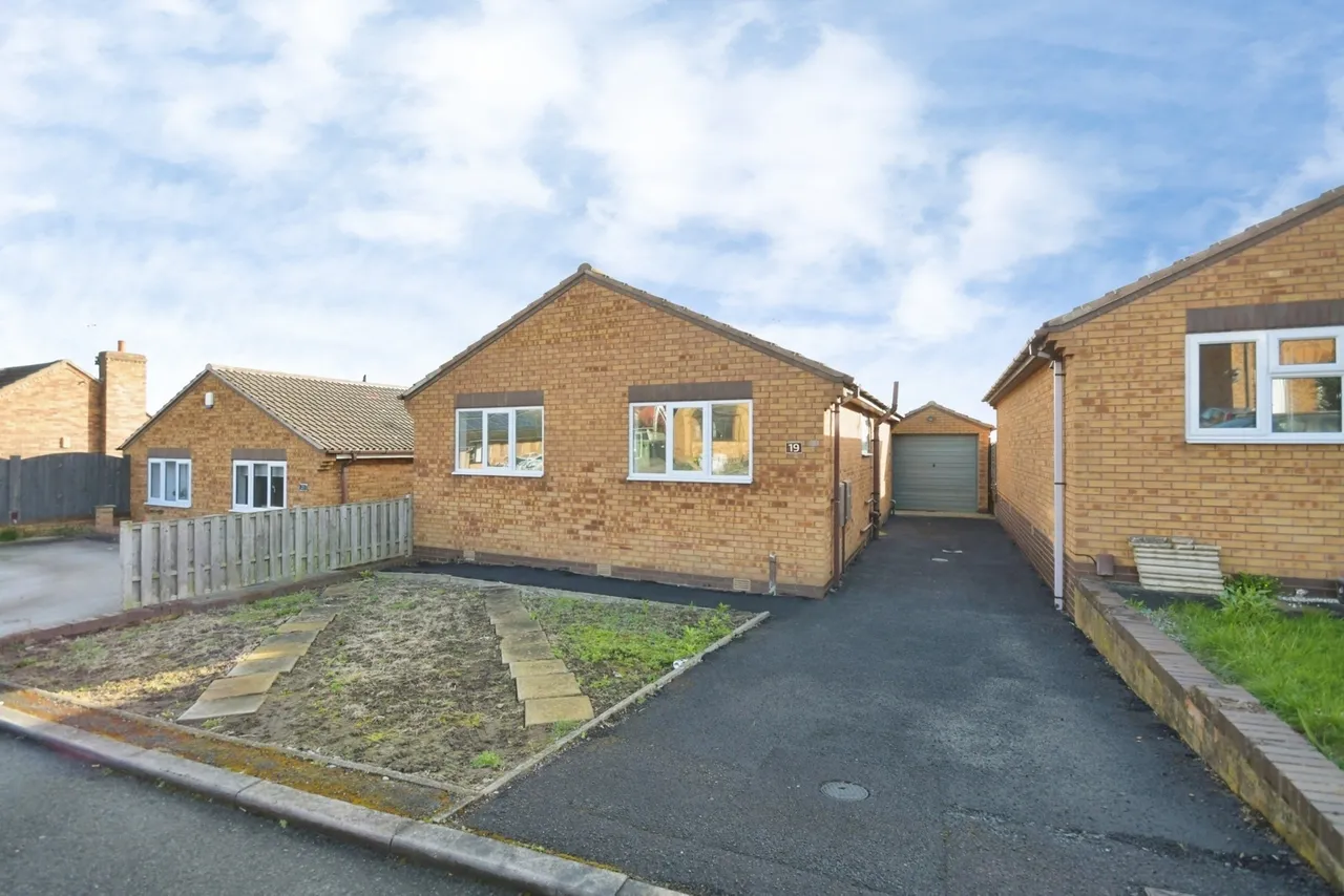 2 bed property for sale — Devon Park View, Derbyshire, S43