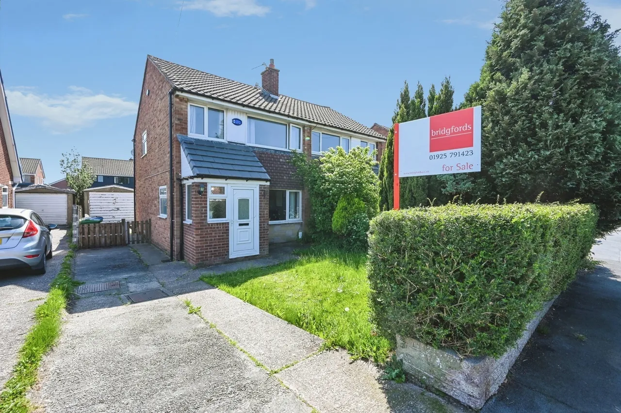 3 bed house for sale — Lingley Road, Great Sankey, Warrington, Cheshire, WA5