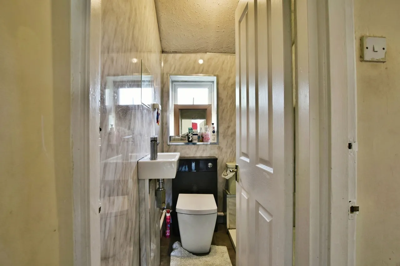 Reevey Avenue, Stockport, SK7, photo 20