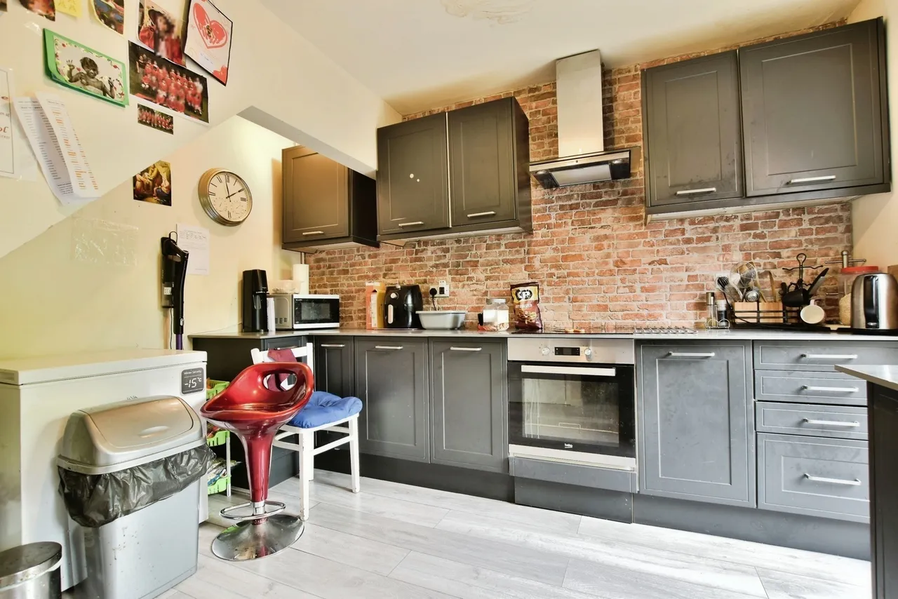 Reevey Avenue, Stockport, SK7, photo 5