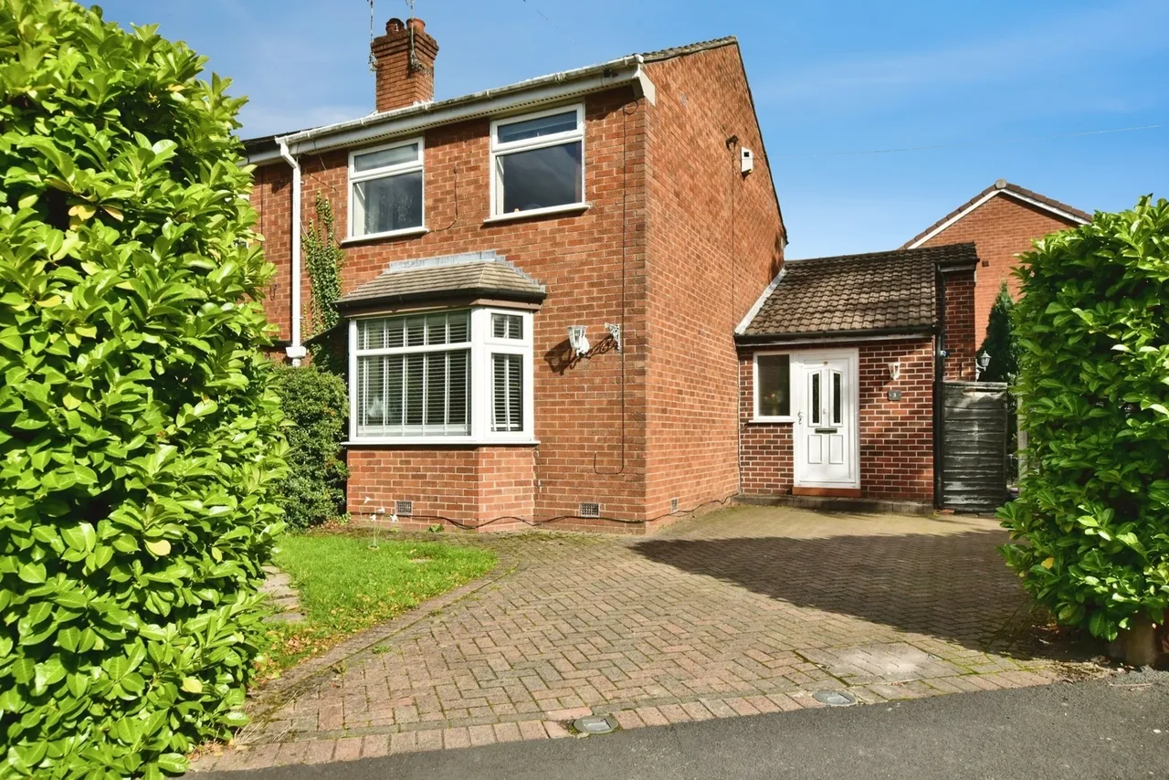 2 bed house for sale, Reevey Avenue, Stockport, SK7