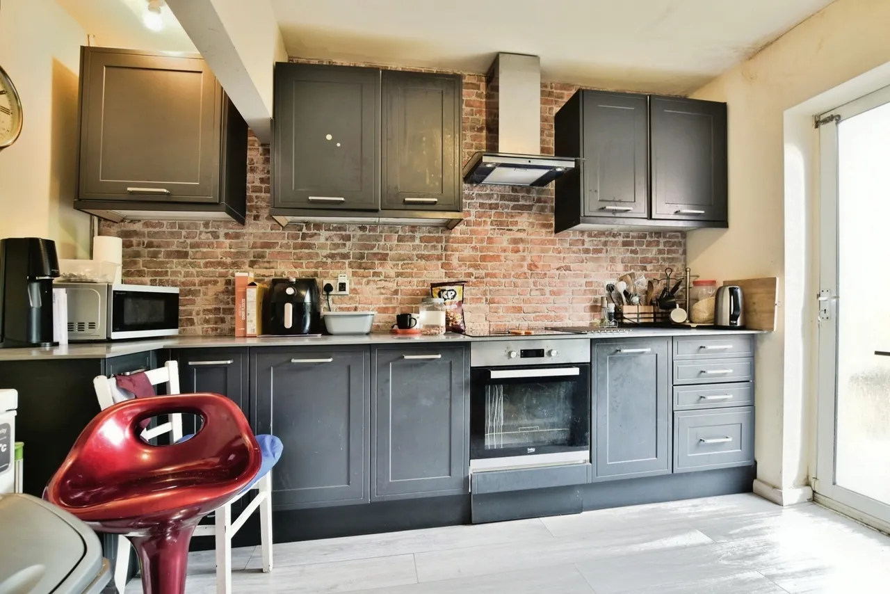 Reevey Avenue, Stockport, SK7, photo 13