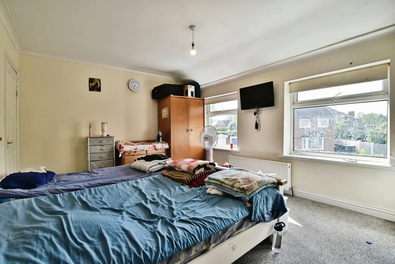 Reevey Avenue, Stockport, SK7, photo 17