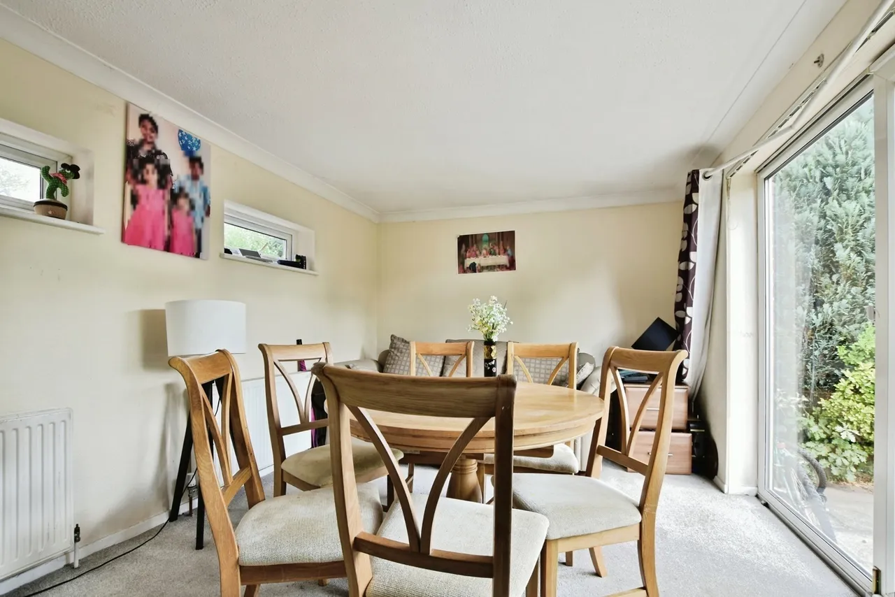 Reevey Avenue, Stockport, SK7, photo 14