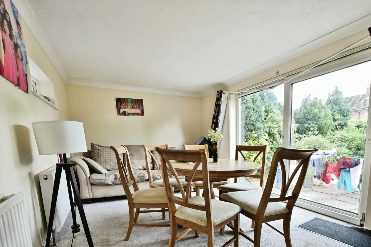 Reevey Avenue, Stockport, SK7, photo 4