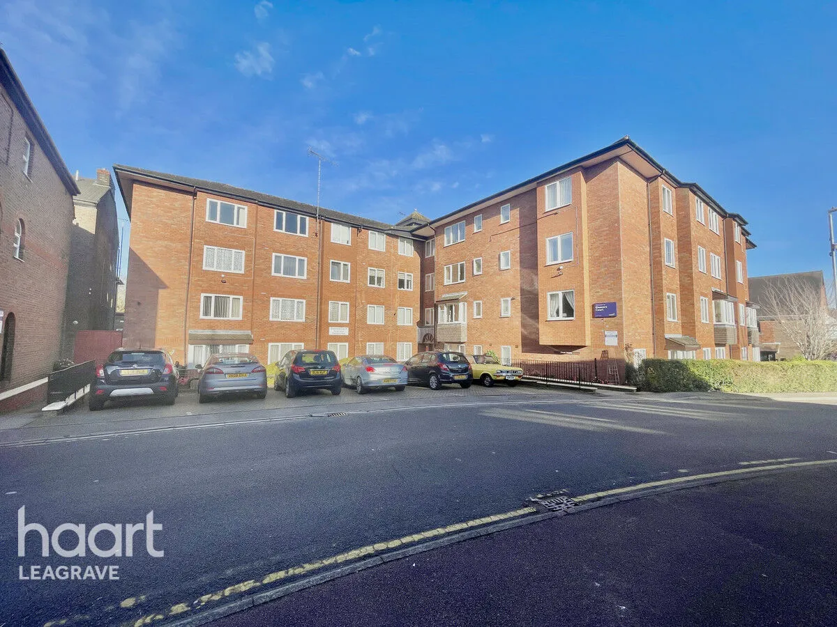2 bed flat for sale, Albion Street, Dunstable, LU6