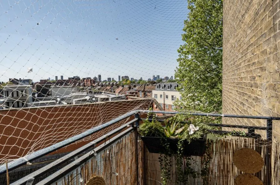 Barking Road, London, E13, photo 8