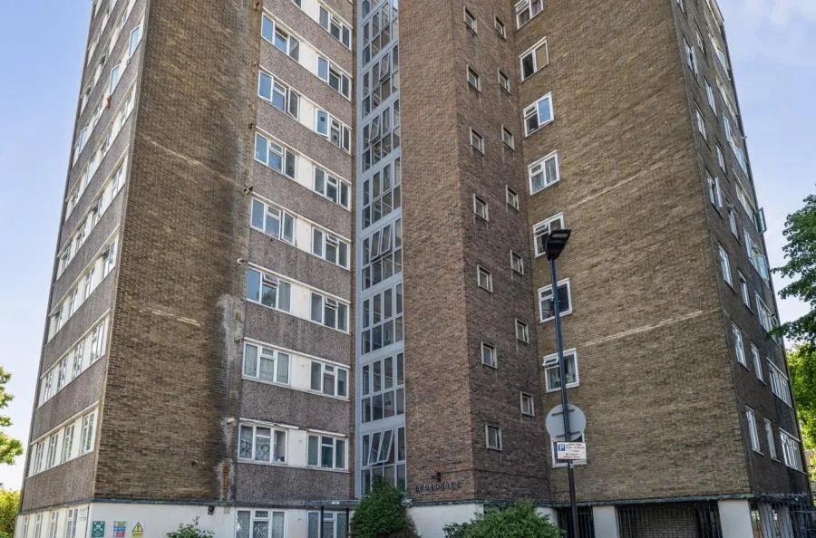 2 bed flat for sale, Barking Road, London, E13