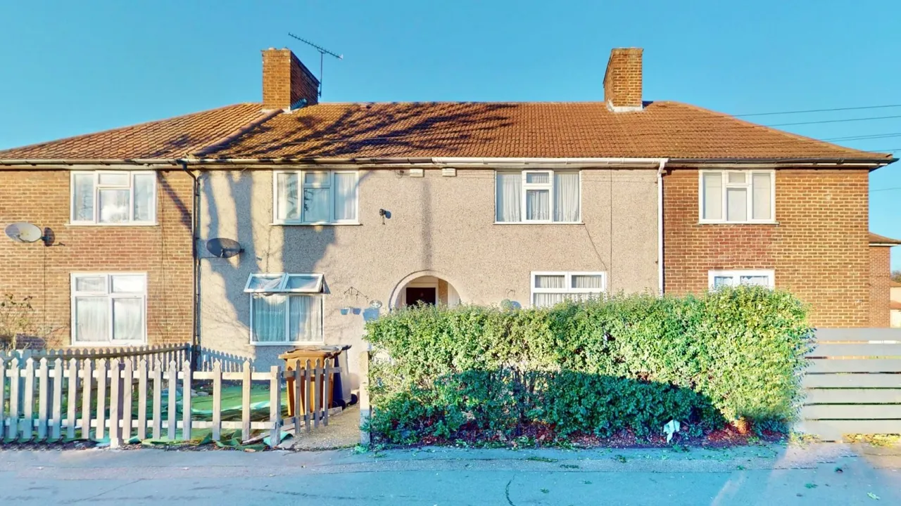 2 bed house for sale — Becontree Avenue, Dagenham, RM8