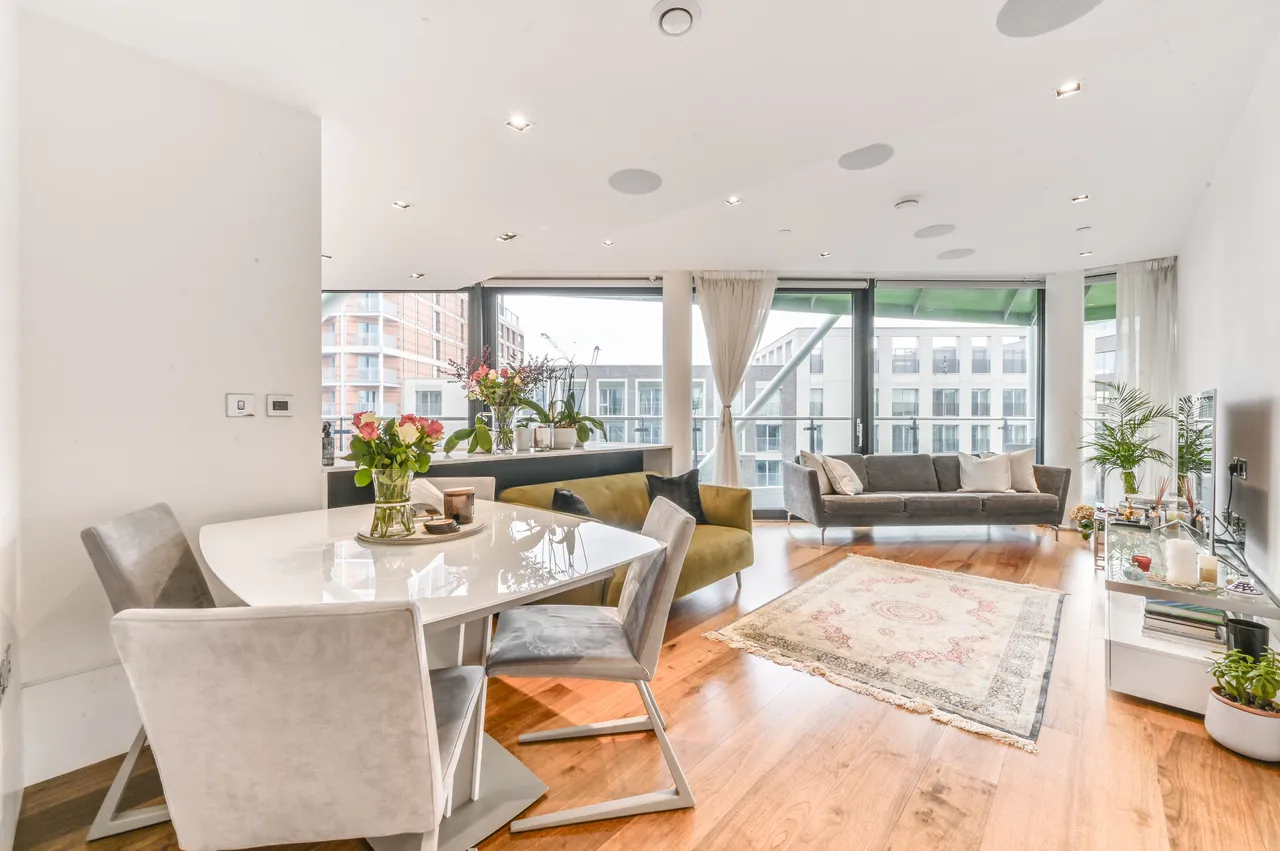 Apartment 70, 4 Riverlight Quay, London, photo 2