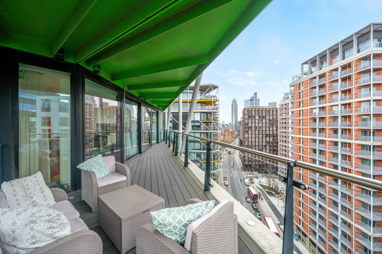 Apartment 70, 4 Riverlight Quay, London, photo 8