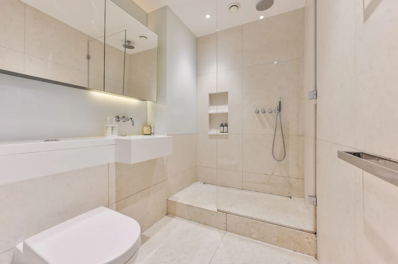Apartment 70, 4 Riverlight Quay, London, photo 5