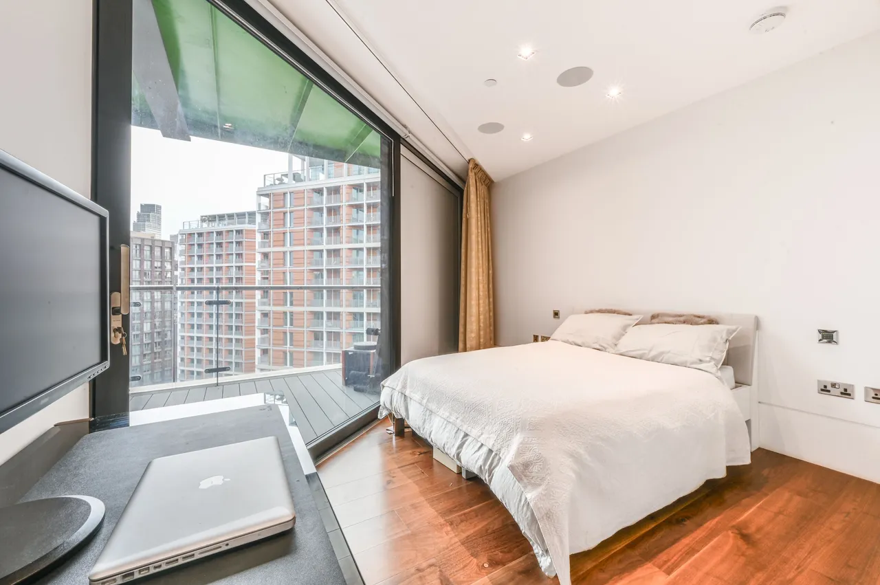 Apartment 70, 4 Riverlight Quay, London, photo 6