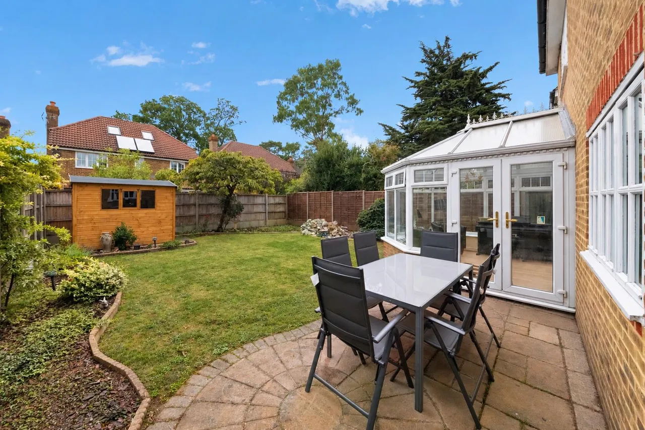 Holm Grove, Hillingdon, photo 9