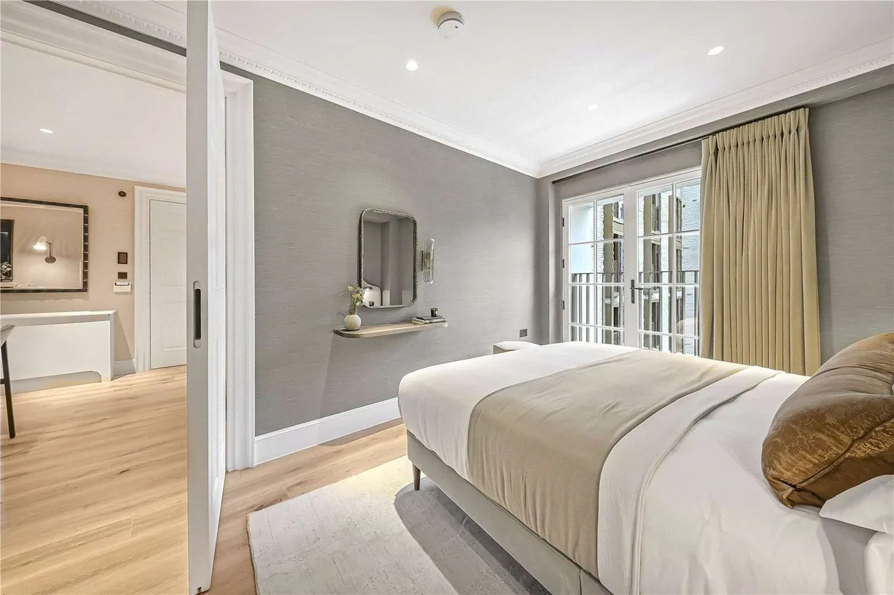 36 & 37 Hertford Street Residences, Apartment 8, Mayfair, London, W1J 7SE, photo 9