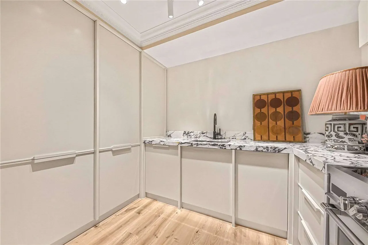 36 & 37 Hertford Street Residences, Apartment 8, Mayfair, London, W1J 7SE, photo 4