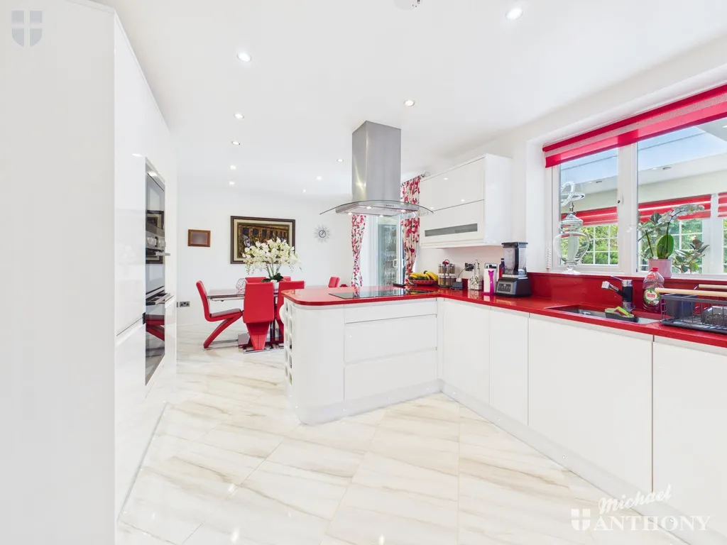 Churchill Avenue, Aylesbury, HP21 8ER, photo 13