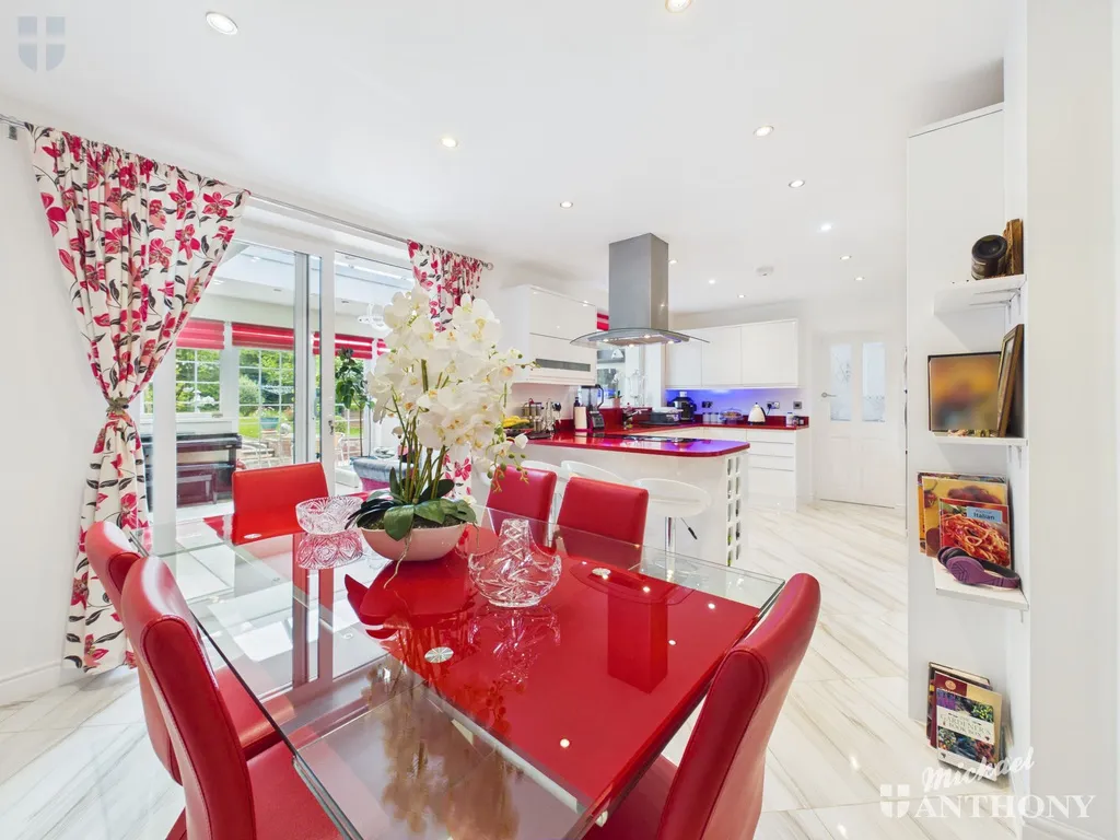Churchill Avenue, Aylesbury, HP21 8ER, photo 14