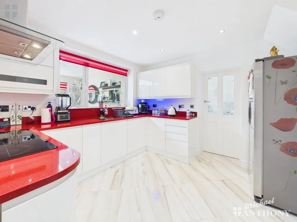 Churchill Avenue, Aylesbury, HP21 8ER, photo 12