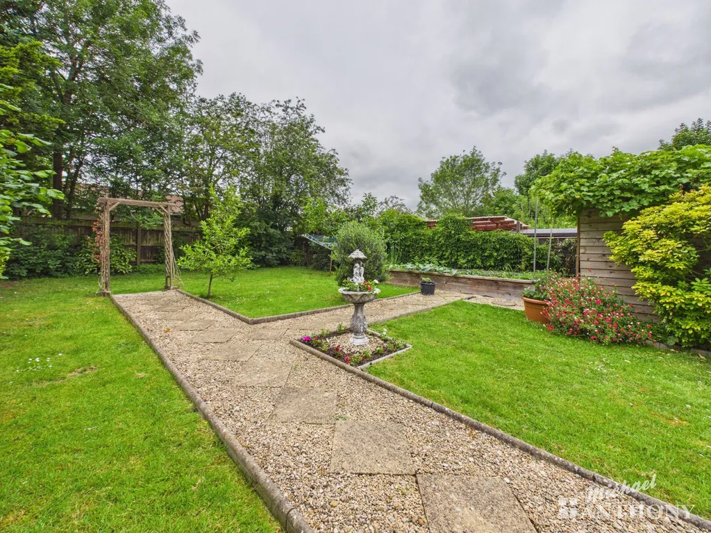 Churchill Avenue, Aylesbury, HP21 8ER, photo 20