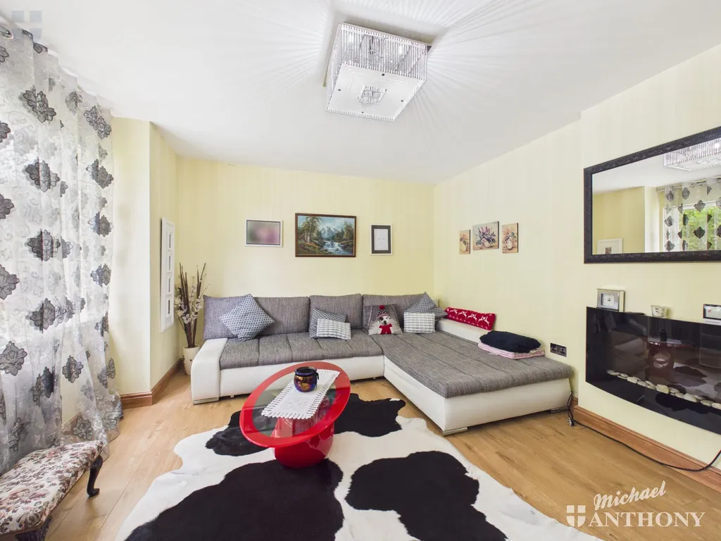 Churchill Avenue, Aylesbury, HP21 8ER, photo 19