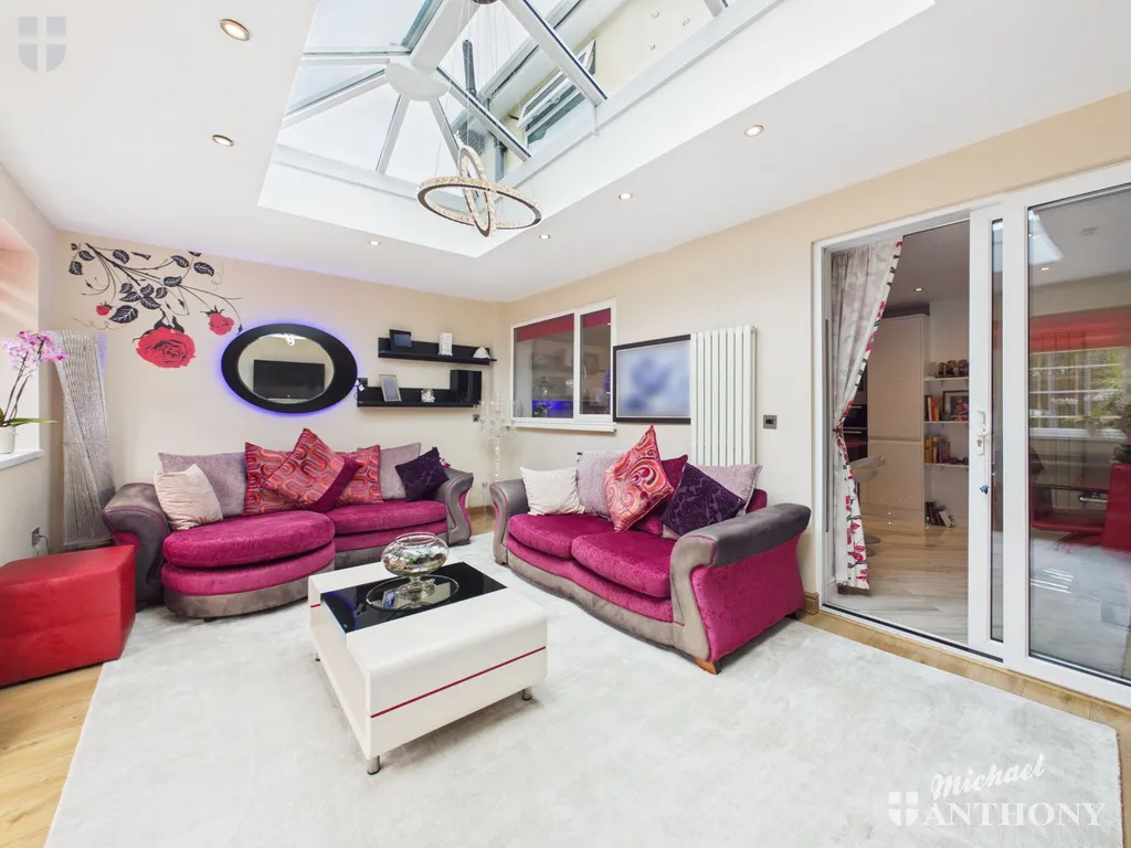 Churchill Avenue, Aylesbury, HP21 8ER, photo 18