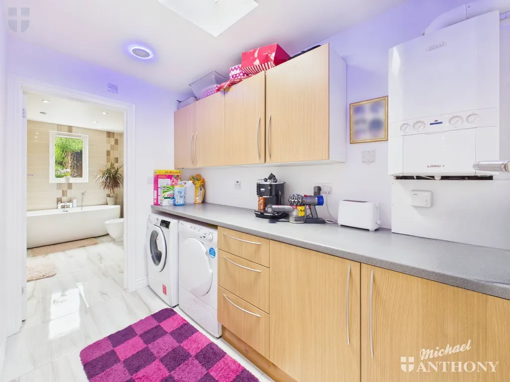 Churchill Avenue, Aylesbury, HP21 8ER, photo 15