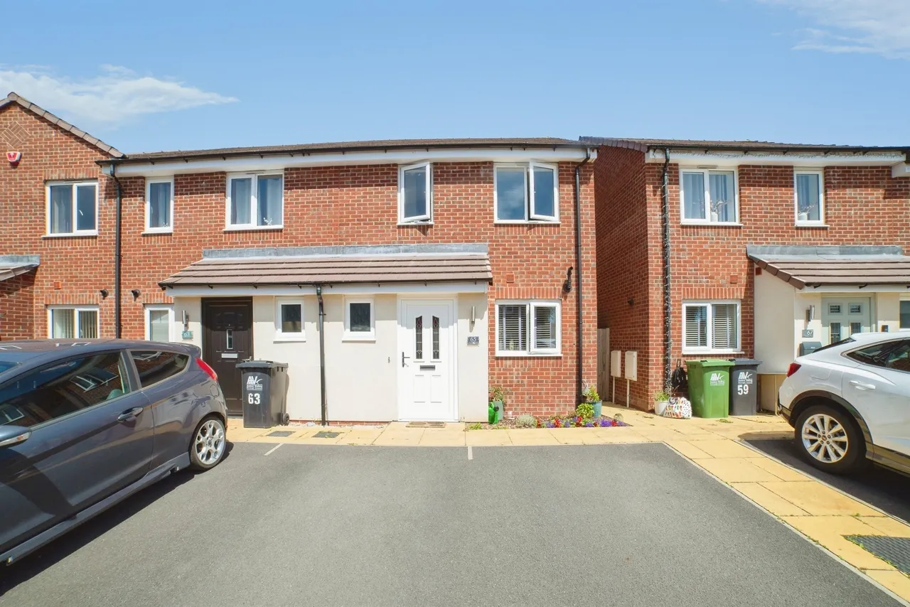 2 bed house for sale, Saxelby Close, Riddings, DE55