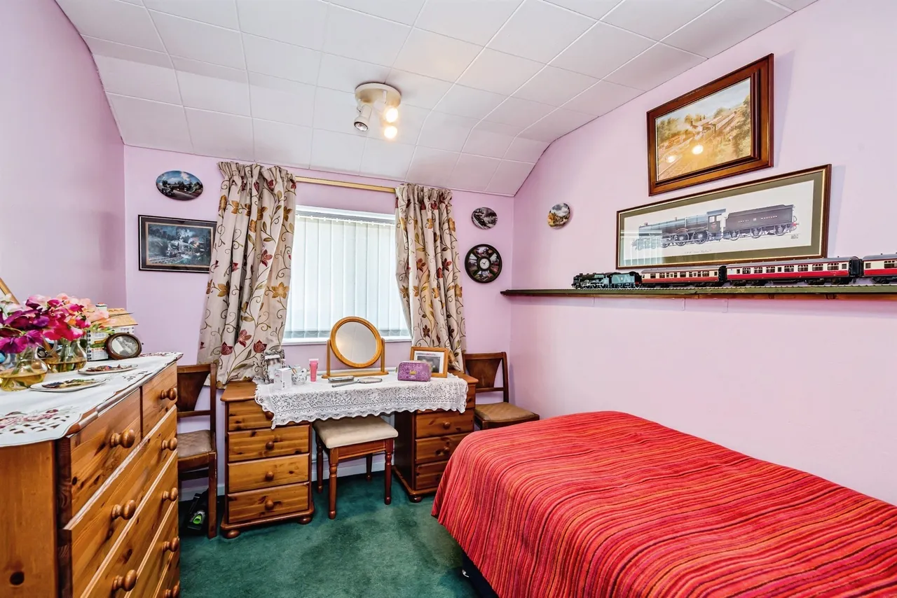 Queens Mead, Bedgrove, Aylesbury, photo 10