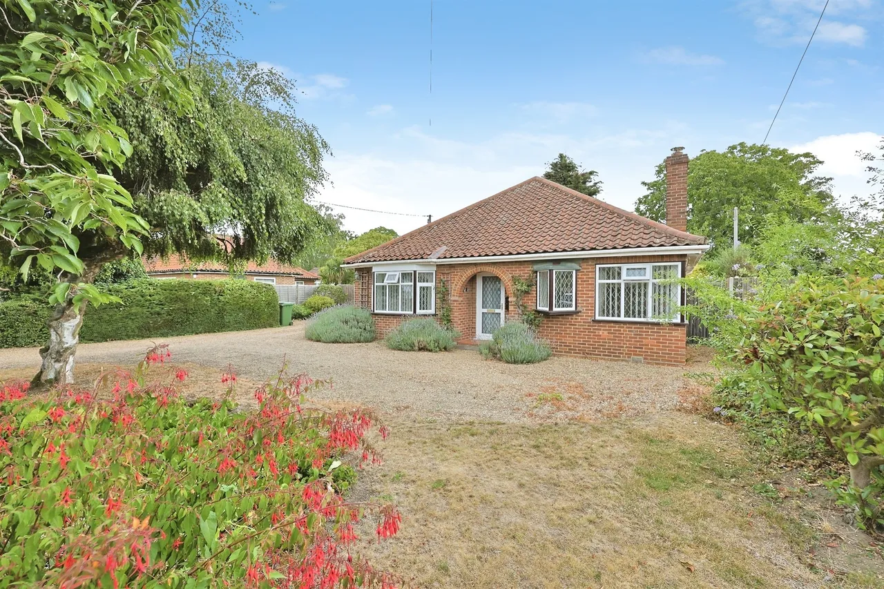 3 bed house for sale, New Road, Hethersett, NR9