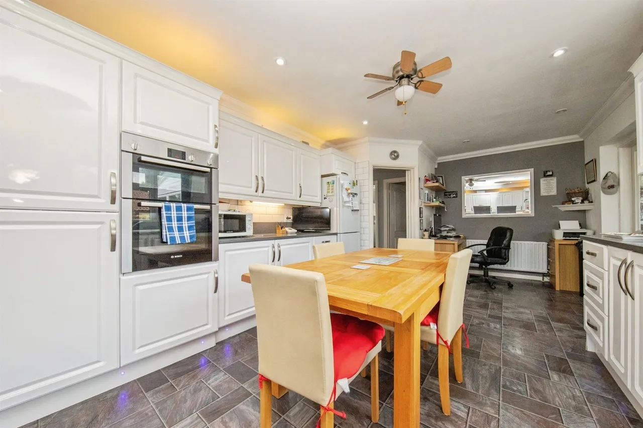 The Street, Little Clacton, CO16, photo 4