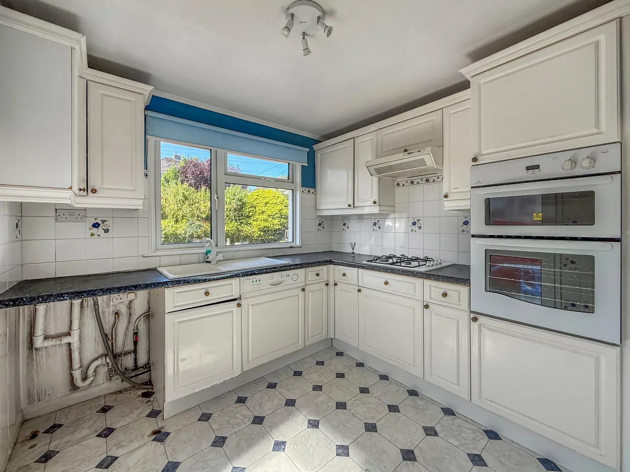 Lynhurst Avenue, Sticklepath, Barnstaple, North Devon, photo 6