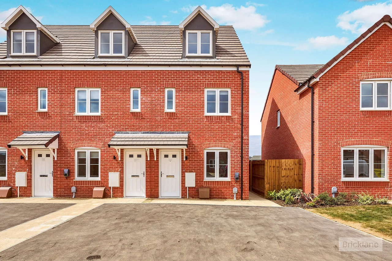 3 bed house to rent — Stanier Drive, MARKET HARBOROUGH