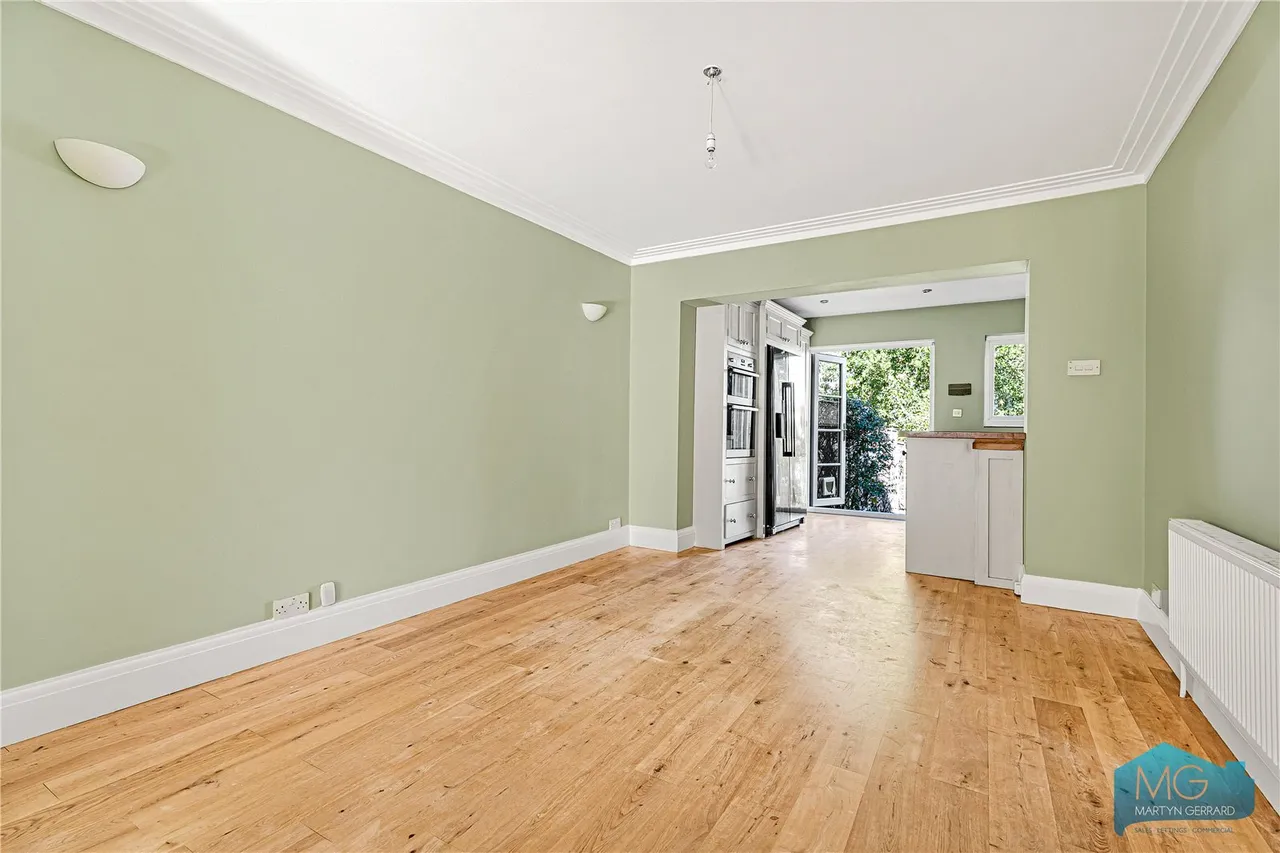 Goldsmith Road, London, N11, photo 22