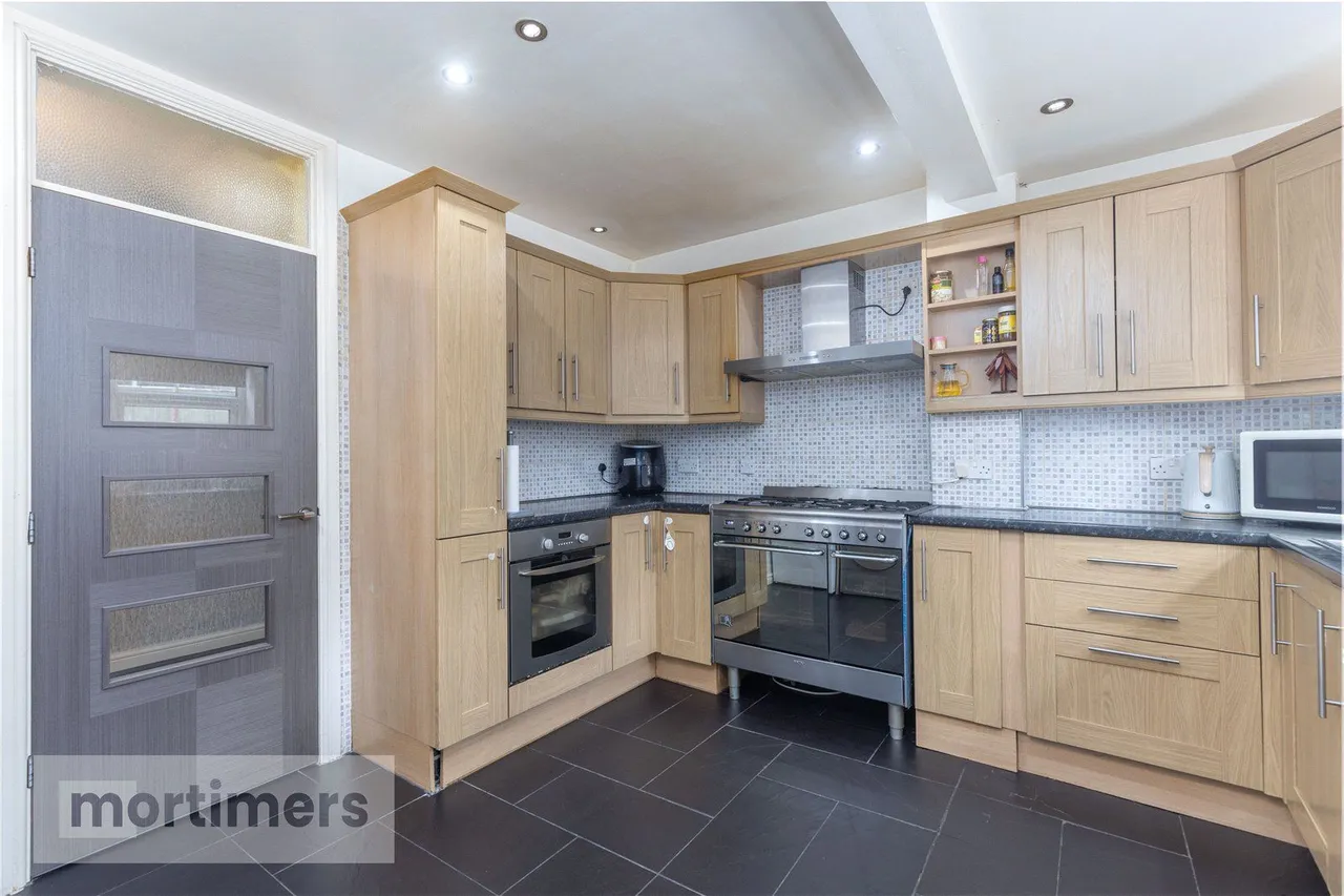 Rhyl Avenue, Blackburn, BB1, photo 3