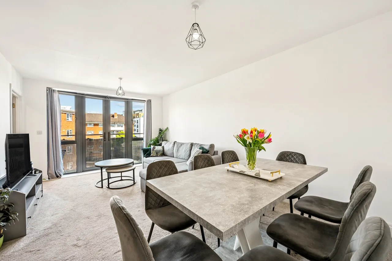 2 bed flat for sale, Hartington Road, Ealing, W13