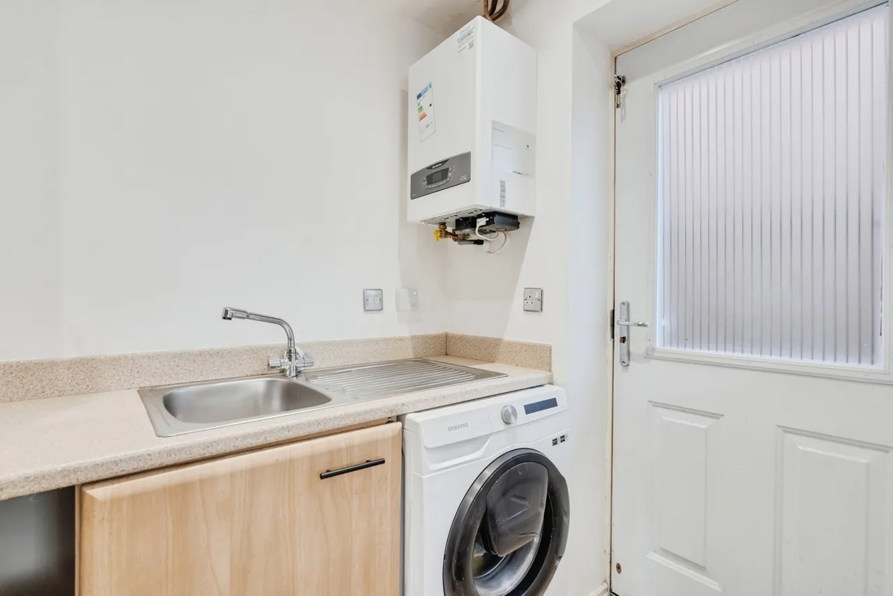 Kerscott Close, Ince, WN3, photo 11