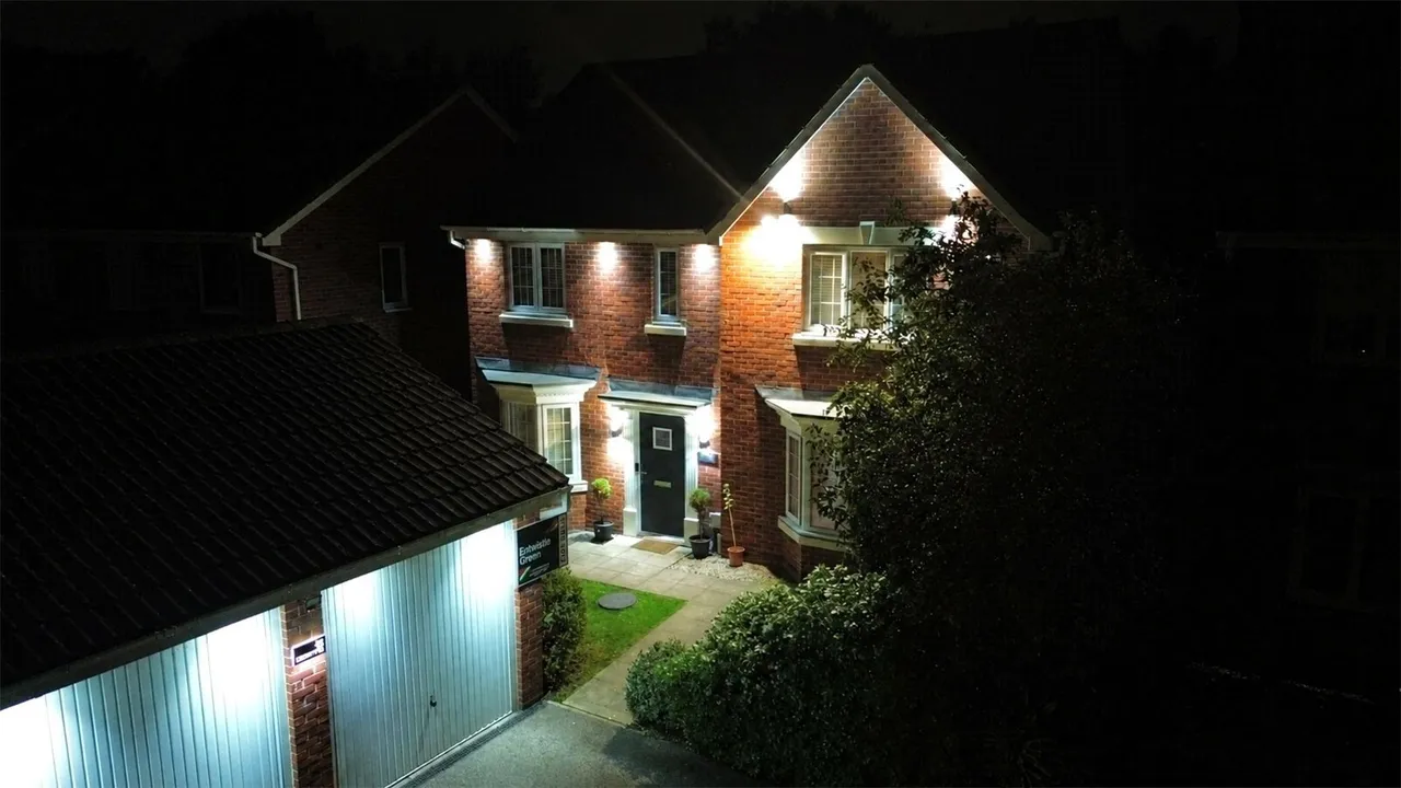 Kerscott Close, Ince, WN3, photo 30