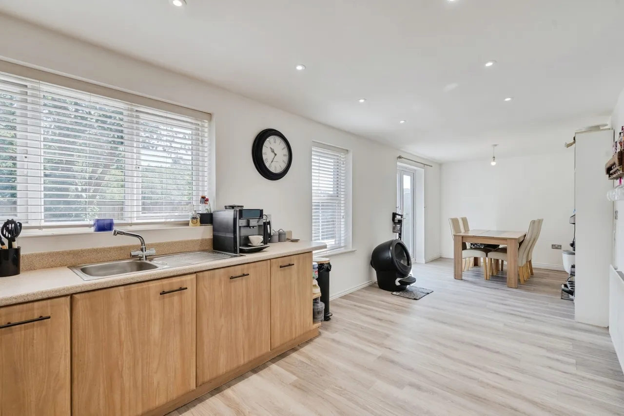 Kerscott Close, Ince, WN3, photo 9