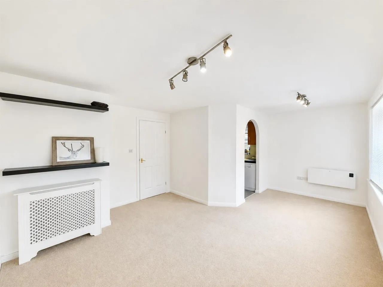 2 bed flat for sale, Old Park Mews, Heston, TW5